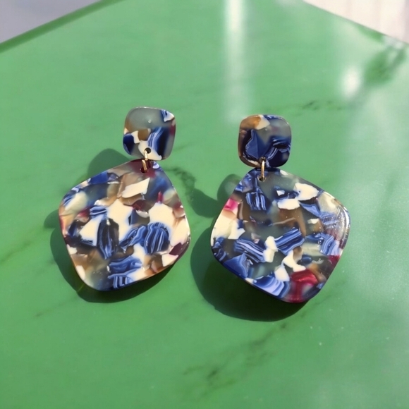 Marble Acrylic Dangle Earrings - Picture 2 of 3